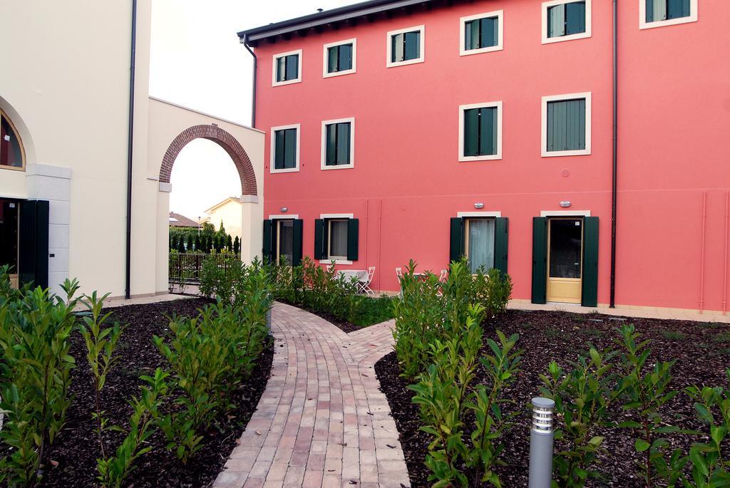 B&B Corte Dei Cedri Bussolengo Exterior photo